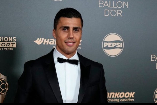 罗马最稳一环还是他，托蒂盛赞门将斯维拉尔，你让其他人怎么混