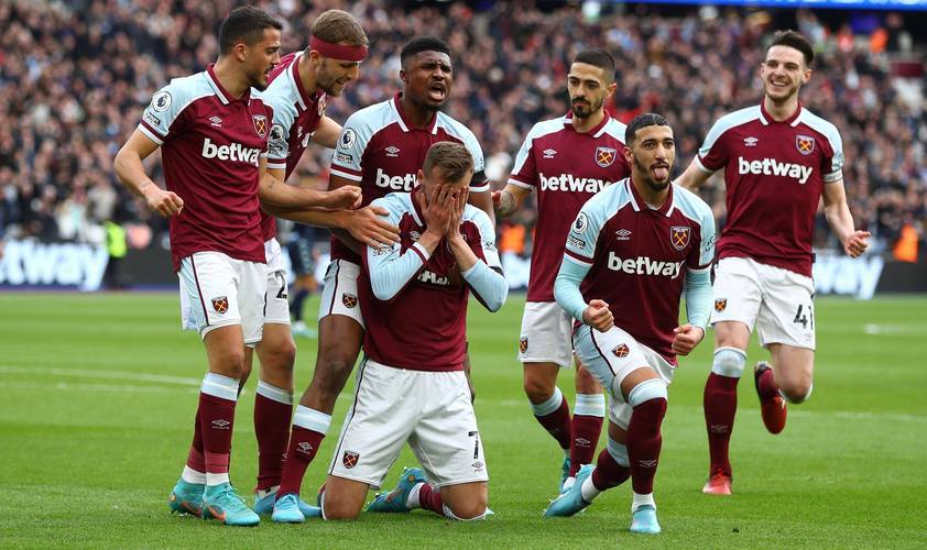 科特迪瓦主帅：我们一直在关注博尼，目前也正在和他谈征召