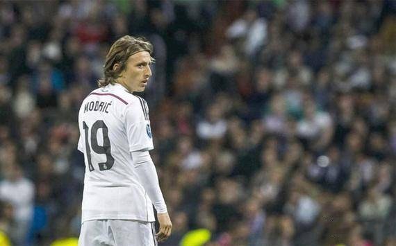 韩媒：全北现代外籍助教涉嫌“拉眼角”种族歧视韩国裁判