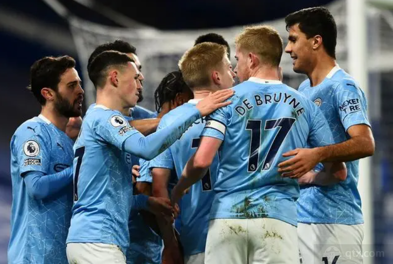 劳塔罗对阵尼科·帕兹：国际米兰与科莫，圣西罗上演争夺欧洲之路的巅峰对决