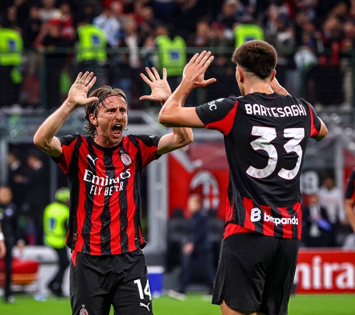 世体：内马尔一次支撑失误后接受处理，问题不大但引发了担忧