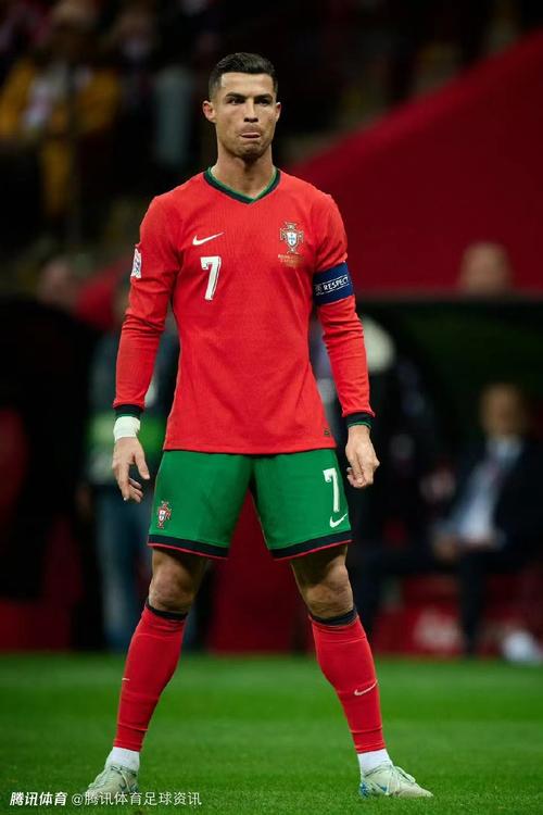 贝克汉姆：梅西总能创造机会；作为老板看比赛真的很煎熬