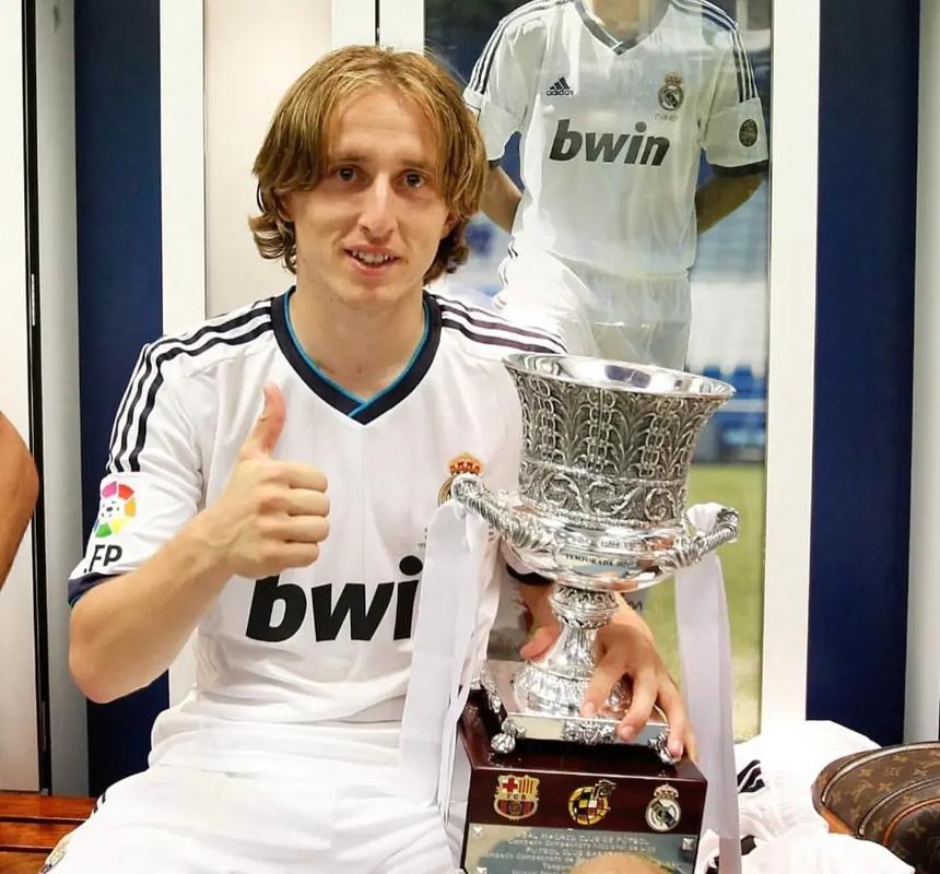 赫内斯：和伯利交流时他随口就能提到半个亿；相信于帕会续约