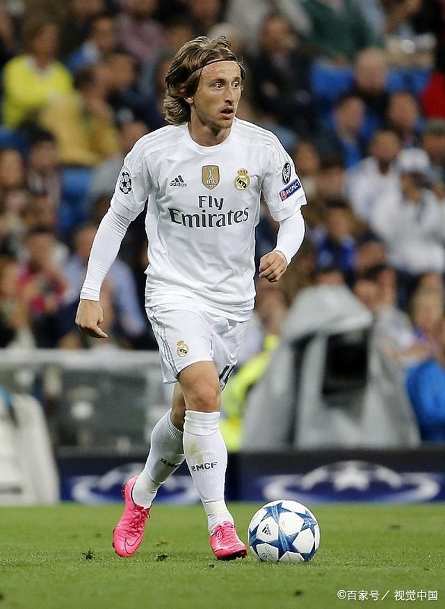 记者：西汉姆联和狼队有意利物浦边锋本-多克