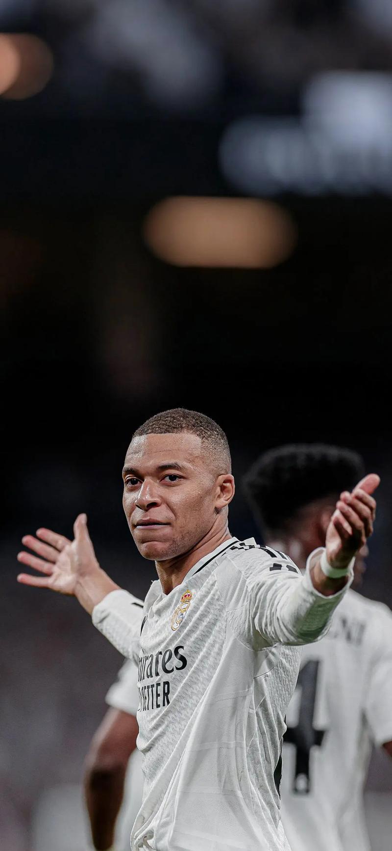 来自转会市场的报道：尤文图斯太子爷被很多俱乐部盯上了